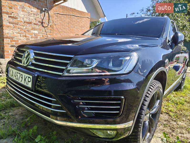 Внедорожник / Кроссовер Volkswagen Touareg 2015 в Ахтырке