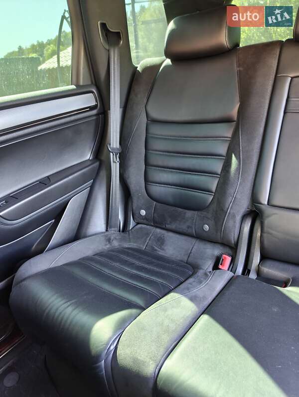 Внедорожник / Кроссовер Volkswagen Touareg 2015 в Ахтырке