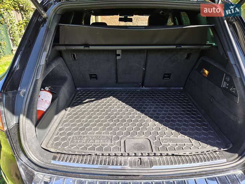 Внедорожник / Кроссовер Volkswagen Touareg 2015 в Ахтырке