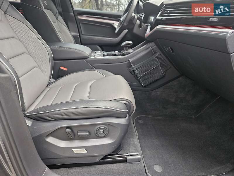 Внедорожник / Кроссовер Volkswagen Touareg 2023 в Киеве