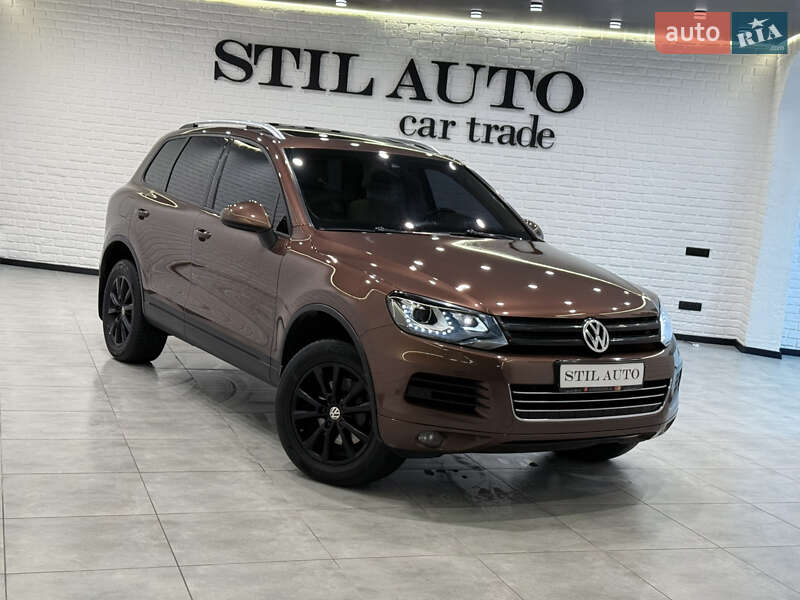 Внедорожник / Кроссовер Volkswagen Touareg 2014 в Одессе