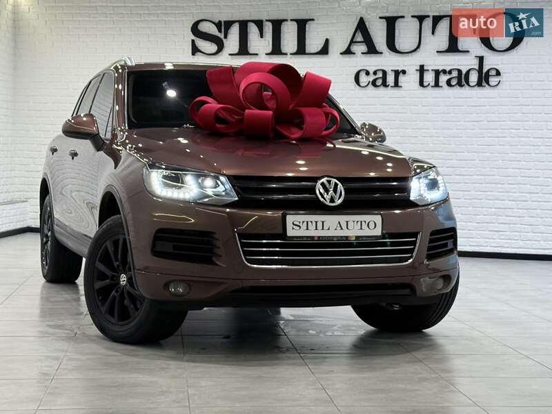 Внедорожник / Кроссовер Volkswagen Touareg 2014 в Одессе