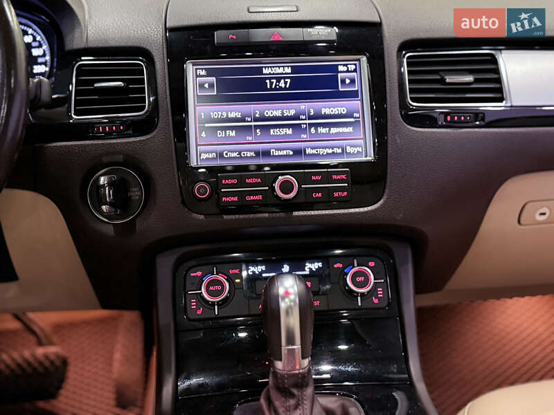 Внедорожник / Кроссовер Volkswagen Touareg 2014 в Одессе