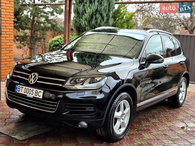 Внедорожник / Кроссовер Volkswagen Touareg 2012 в Запорожье