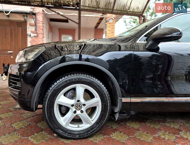 Внедорожник / Кроссовер Volkswagen Touareg 2012 в Запорожье
