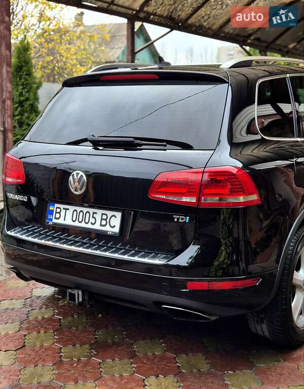 Внедорожник / Кроссовер Volkswagen Touareg 2012 в Запорожье