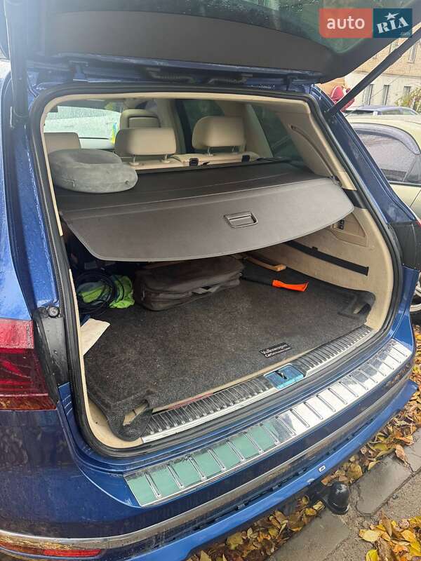 Внедорожник / Кроссовер Volkswagen Touareg 2015 в Днепре