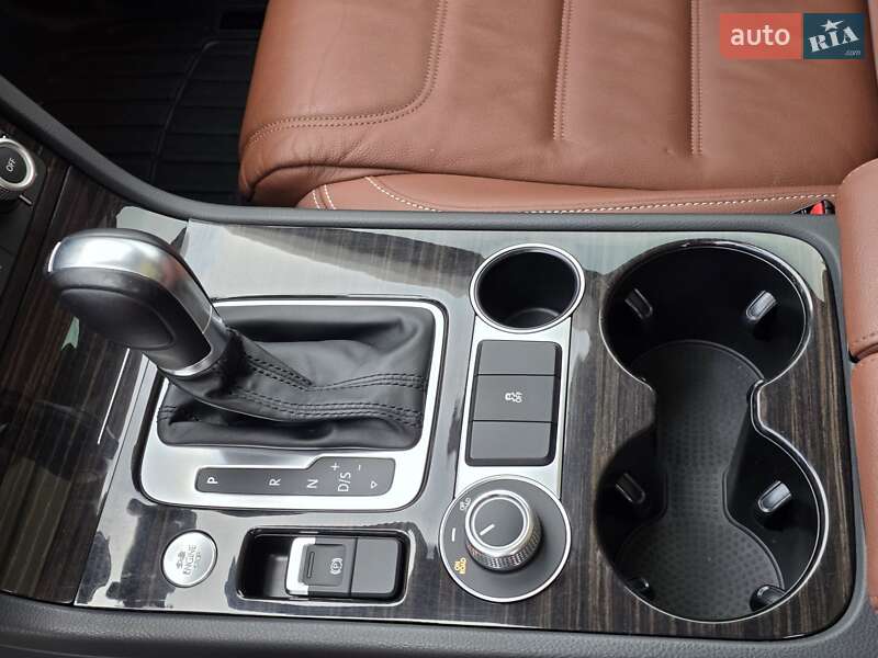 Внедорожник / Кроссовер Volkswagen Touareg 2016 в Коломые