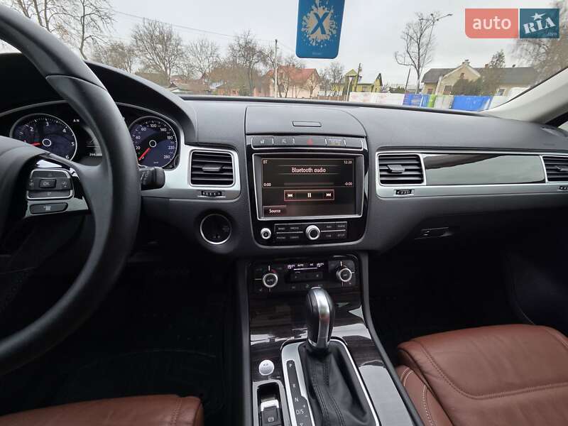 Внедорожник / Кроссовер Volkswagen Touareg 2016 в Коломые