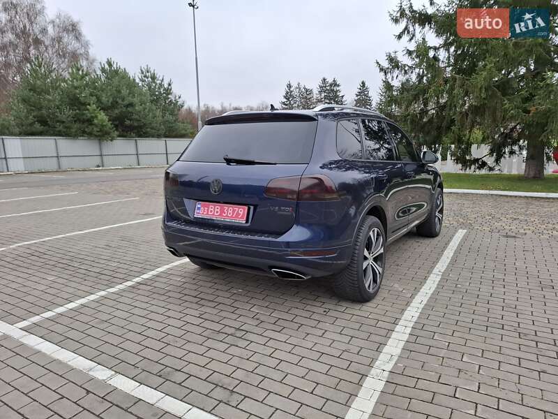 Внедорожник / Кроссовер Volkswagen Touareg 2014 в Луцке