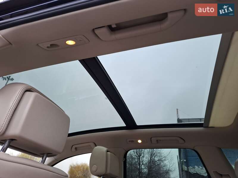 Внедорожник / Кроссовер Volkswagen Touareg 2014 в Луцке