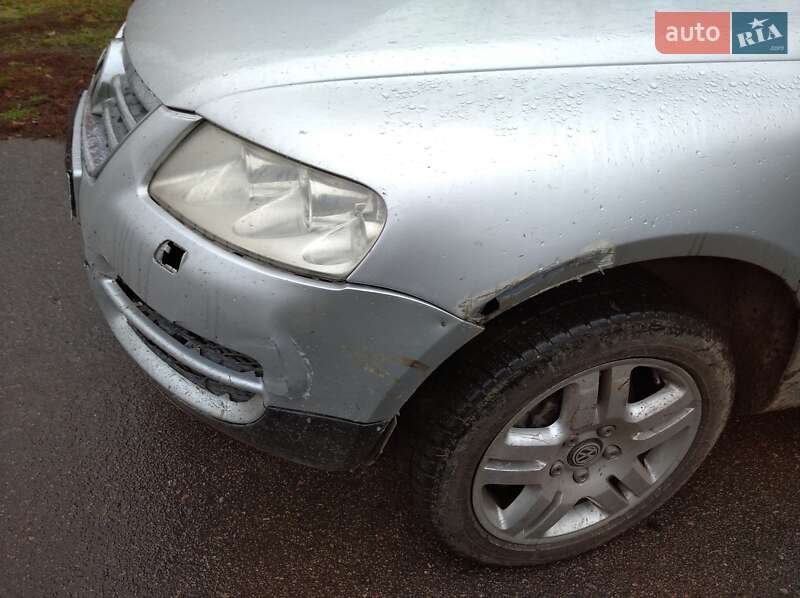 Внедорожник / Кроссовер Volkswagen Touareg 2005 в Ромнах