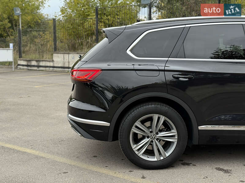 Внедорожник / Кроссовер Volkswagen Touareg 2021 в Ровно