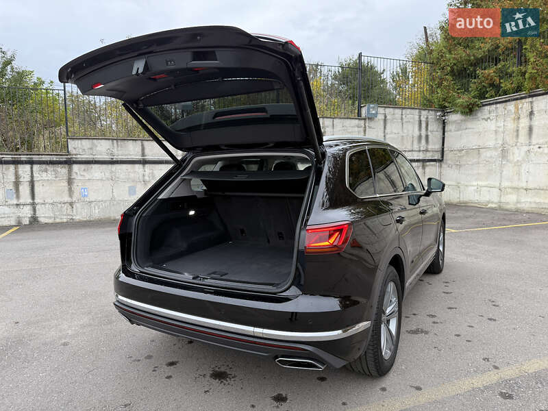 Внедорожник / Кроссовер Volkswagen Touareg 2021 в Ровно