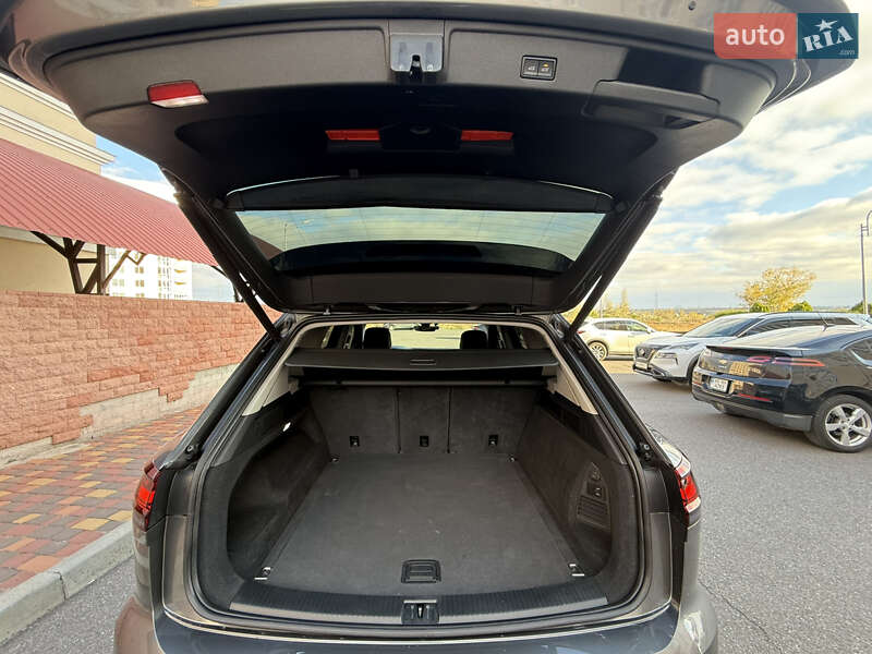 Внедорожник / Кроссовер Volkswagen Touareg 2018 в Одессе