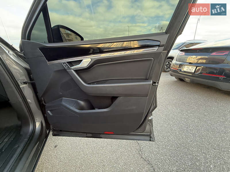 Внедорожник / Кроссовер Volkswagen Touareg 2018 в Одессе