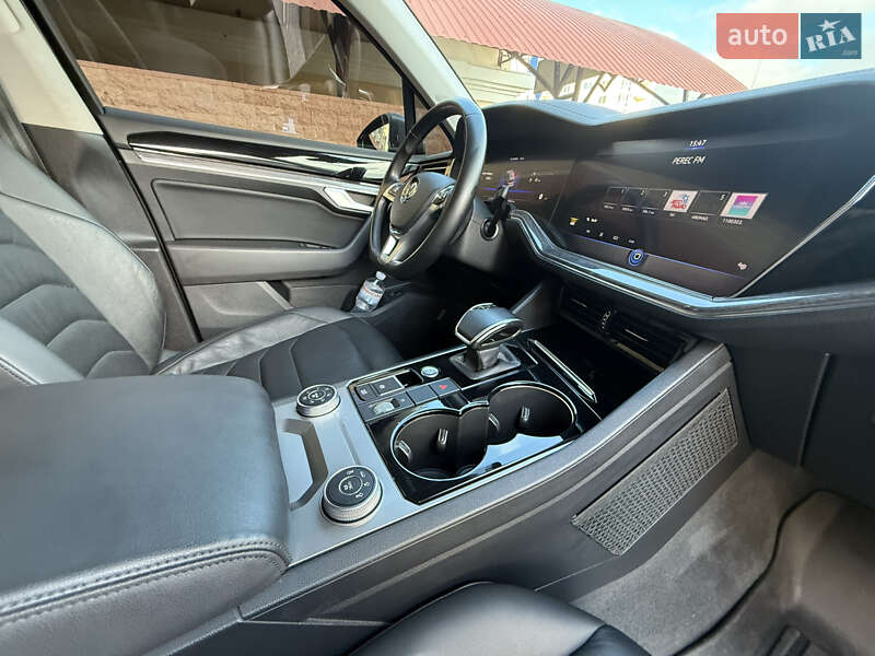 Внедорожник / Кроссовер Volkswagen Touareg 2018 в Одессе