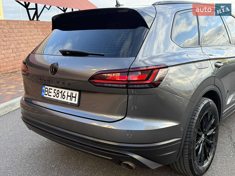 Внедорожник / Кроссовер Volkswagen Touareg 2018 в Одессе