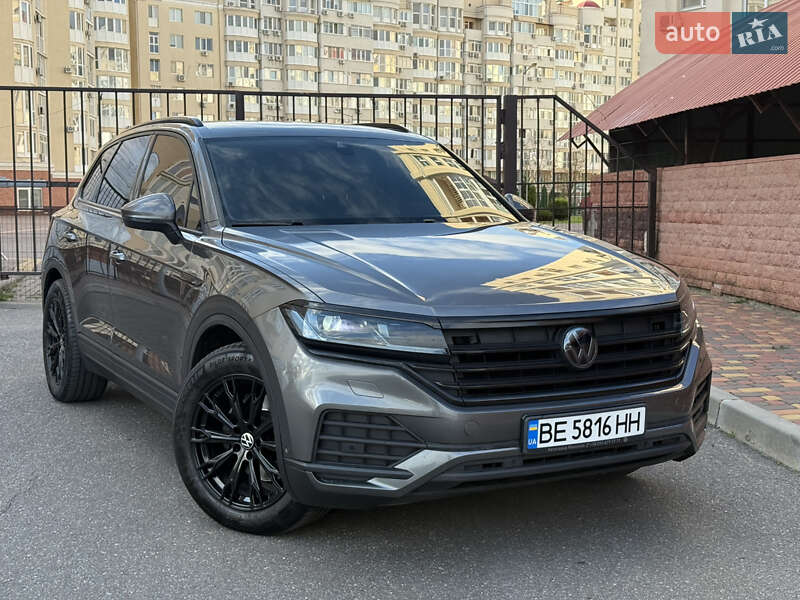 Внедорожник / Кроссовер Volkswagen Touareg 2018 в Одессе