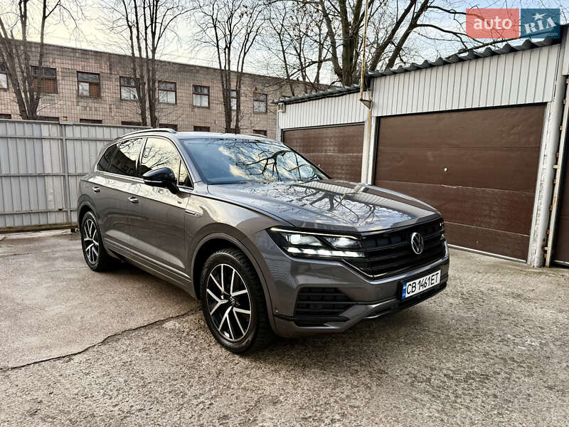 Внедорожник / Кроссовер Volkswagen Touareg 2020 в Киеве