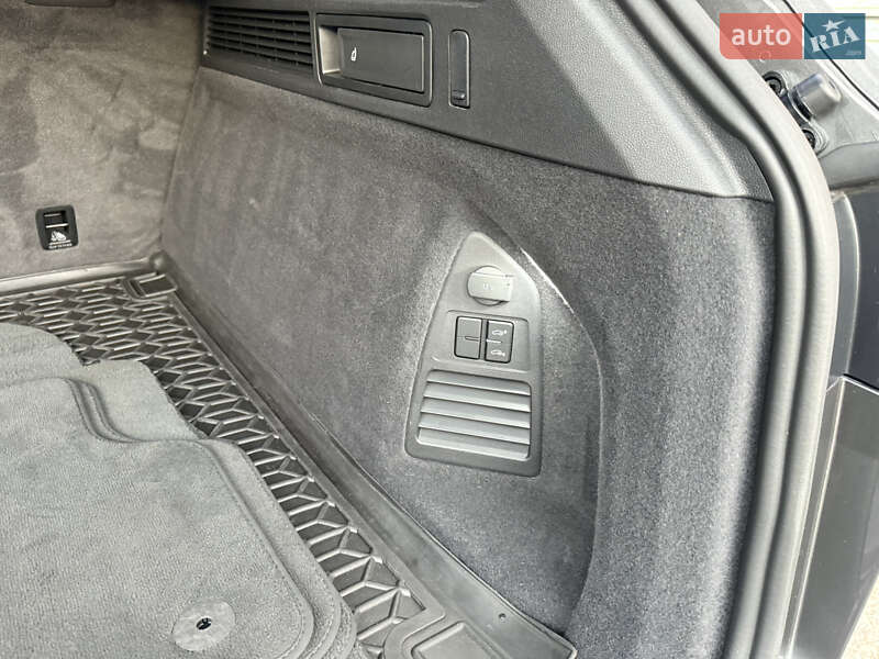 Внедорожник / Кроссовер Volkswagen Touareg 2020 в Киеве