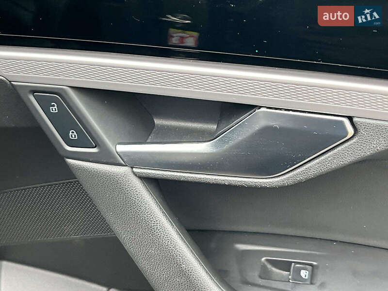 Внедорожник / Кроссовер Volkswagen Touareg 2019 в Киеве