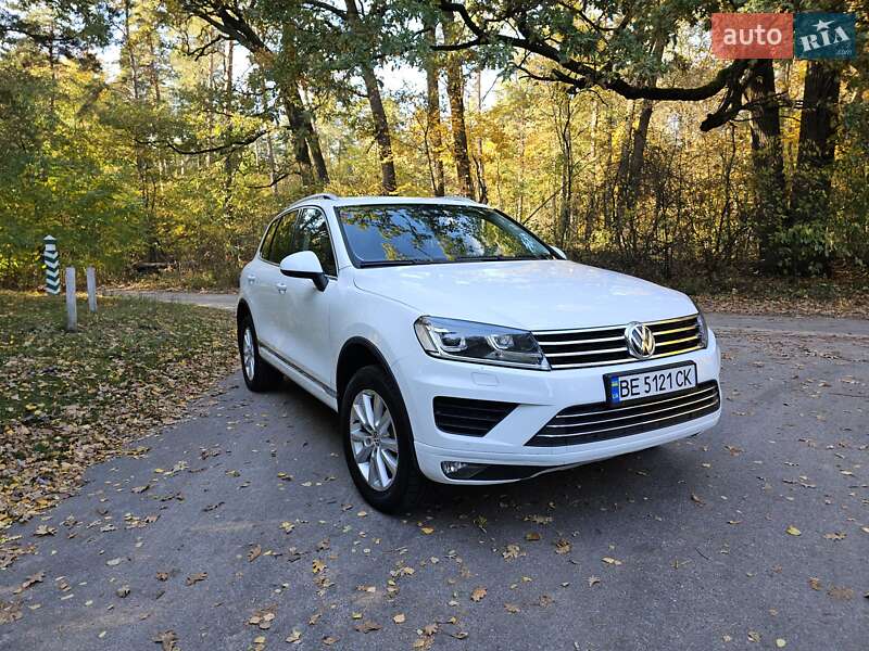 Внедорожник / Кроссовер Volkswagen Touareg 2013 в Броварах
