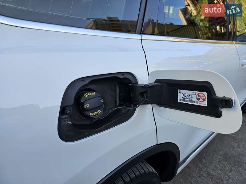 Внедорожник / Кроссовер Volkswagen Touareg 2013 в Броварах