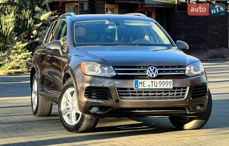 Внедорожник / Кроссовер Volkswagen Touareg 2012 в Трускавце