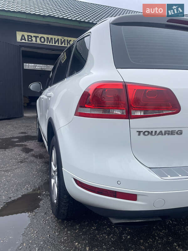 Позашляховик / Кросовер Volkswagen Touareg 2012 в Кам'янському