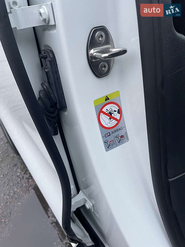 Позашляховик / Кросовер Volkswagen Touareg 2012 в Кам'янському