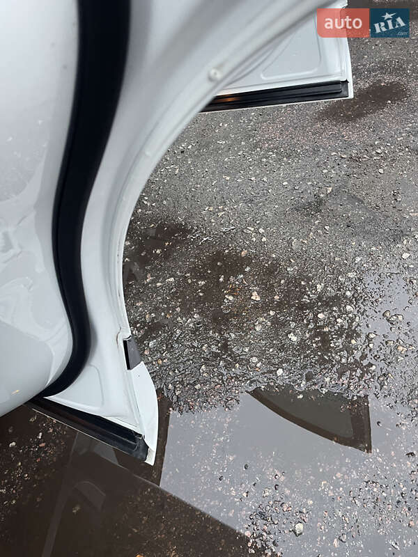 Позашляховик / Кросовер Volkswagen Touareg 2012 в Кам'янському