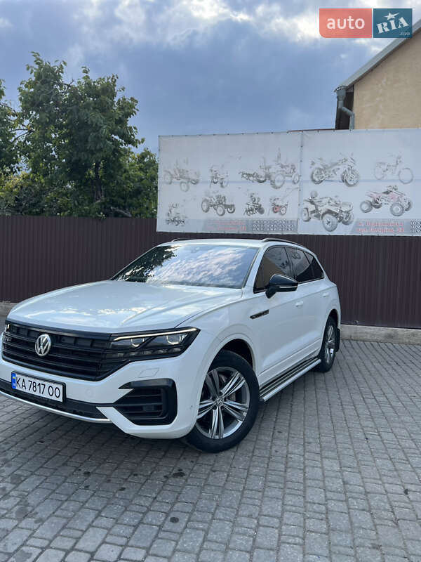 Внедорожник / Кроссовер Volkswagen Touareg 2019 в Первомайске