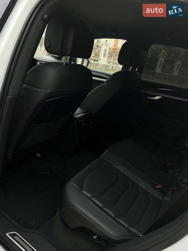 Внедорожник / Кроссовер Volkswagen Touareg 2019 в Первомайске