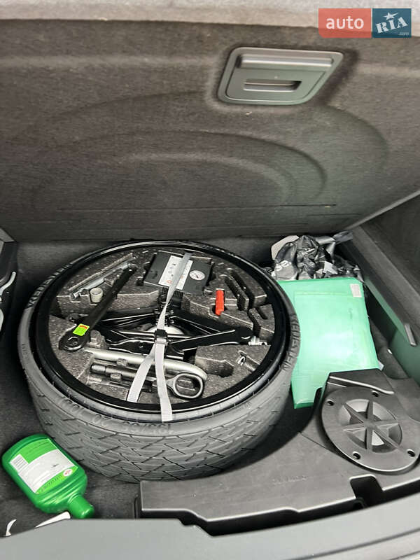 Внедорожник / Кроссовер Volkswagen Touareg 2019 в Первомайске