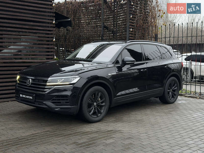 Внедорожник / Кроссовер Volkswagen Touareg 2019 в Киеве