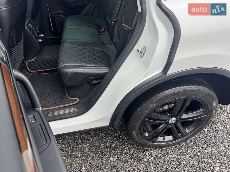 Внедорожник / Кроссовер Volkswagen Touareg 2017 в Тернополе