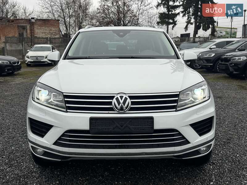 Внедорожник / Кроссовер Volkswagen Touareg 2017 в Тернополе