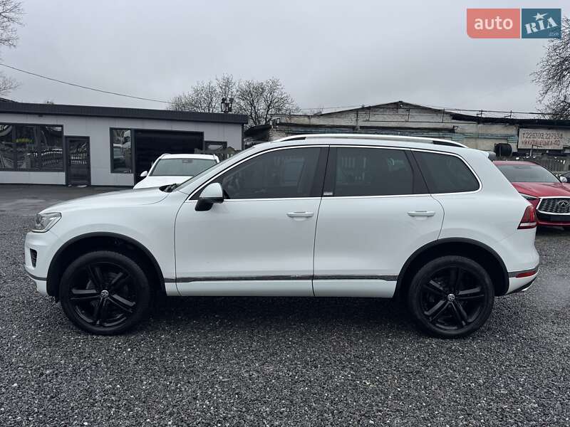 Внедорожник / Кроссовер Volkswagen Touareg 2017 в Тернополе