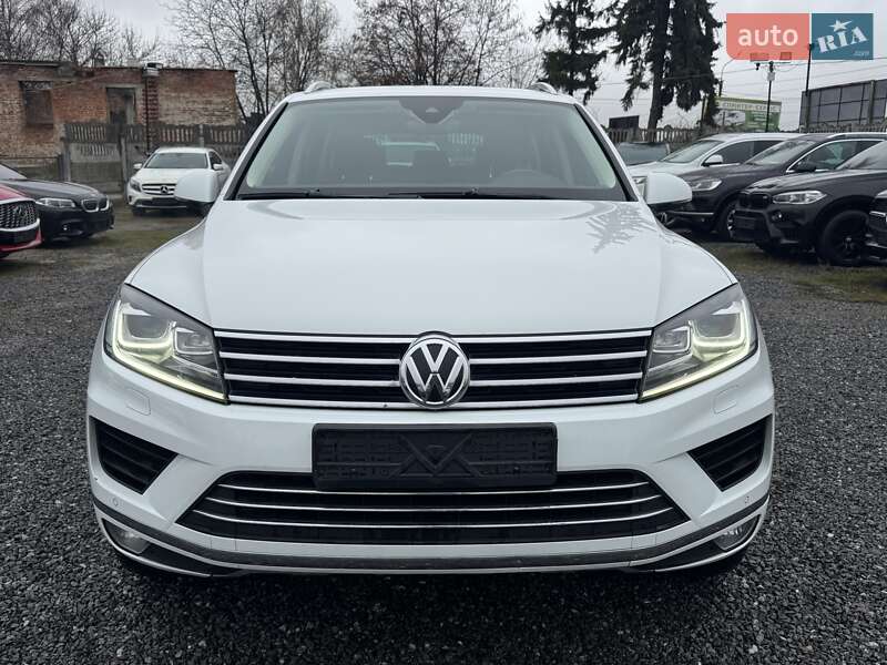 Внедорожник / Кроссовер Volkswagen Touareg 2017 в Тернополе