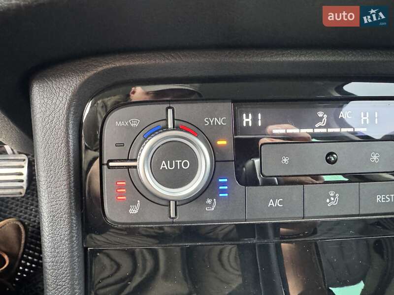 Внедорожник / Кроссовер Volkswagen Touareg 2017 в Тернополе