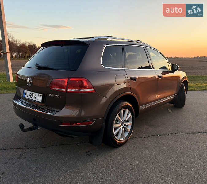 Внедорожник / Кроссовер Volkswagen Touareg 2013 в Киеве
