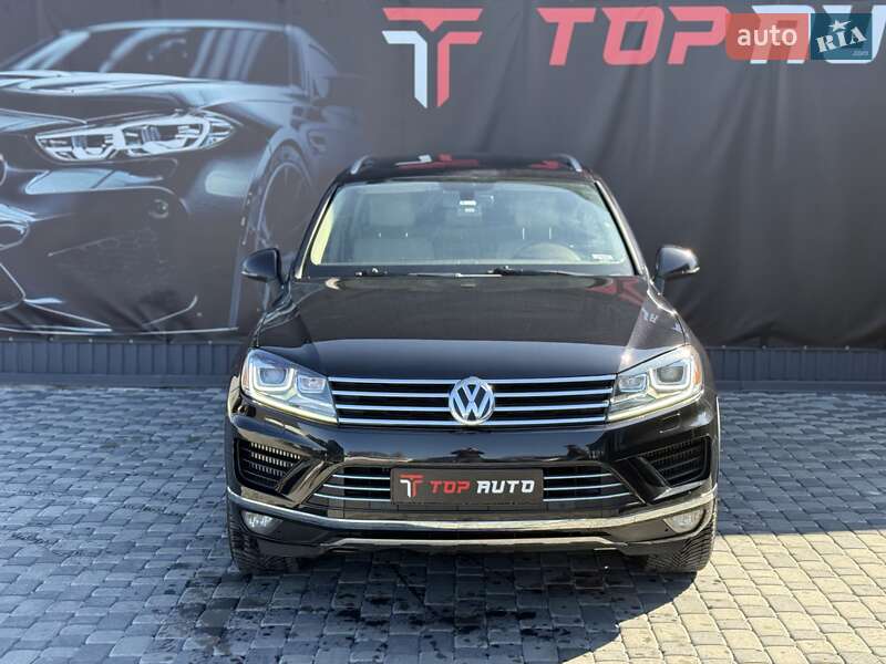 Внедорожник / Кроссовер Volkswagen Touareg 2016 в Львове
