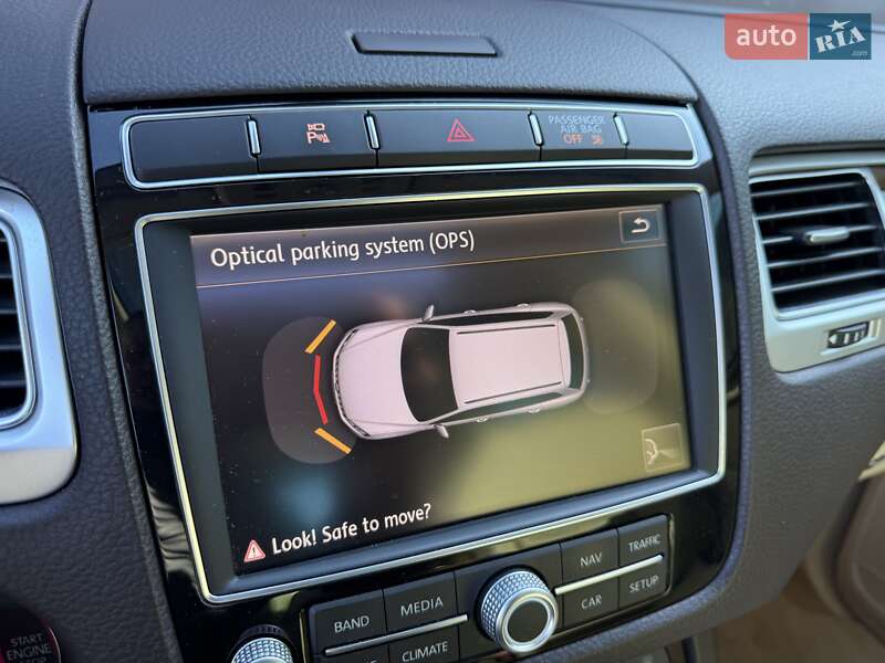 Внедорожник / Кроссовер Volkswagen Touareg 2016 в Львове