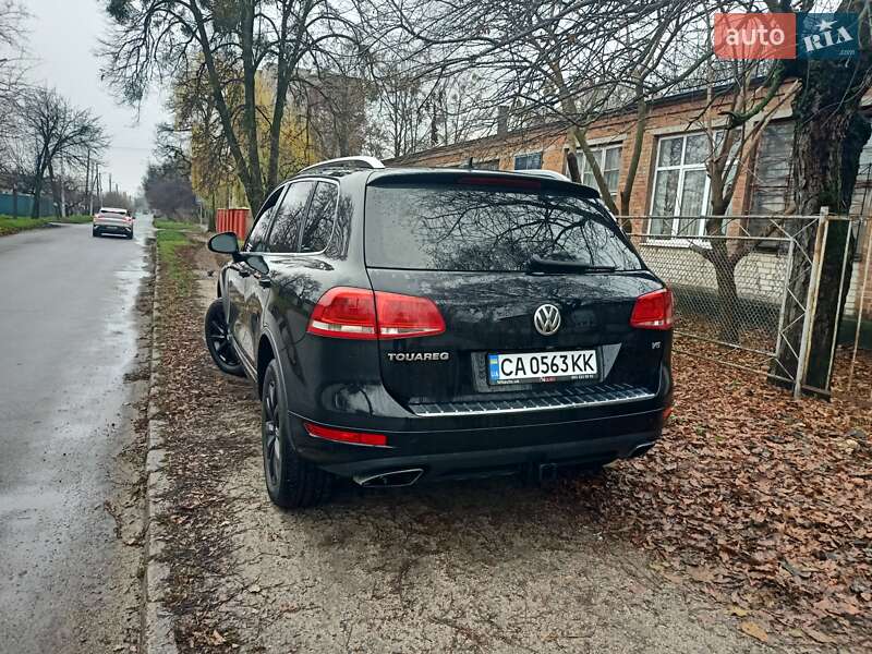 Внедорожник / Кроссовер Volkswagen Touareg 2014 в Черкассах