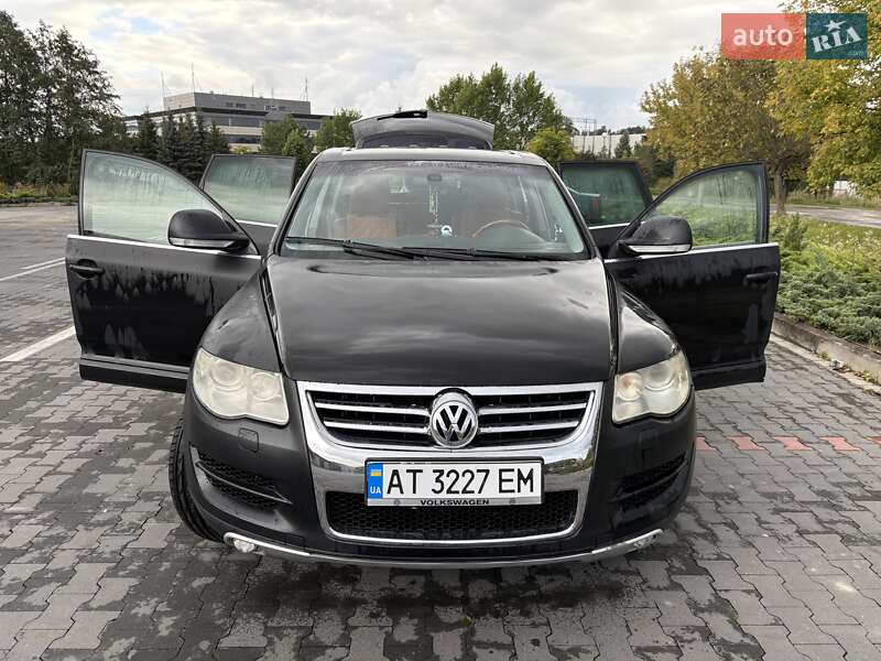 Позашляховик / Кросовер Volkswagen Touareg 2007 в Івано-Франківську