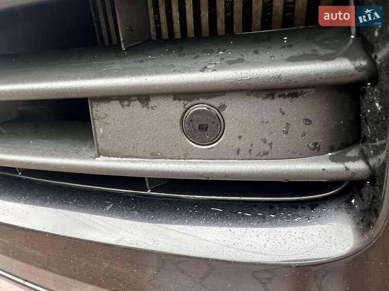 Внедорожник / Кроссовер Volkswagen Touareg 2010 в Черновцах