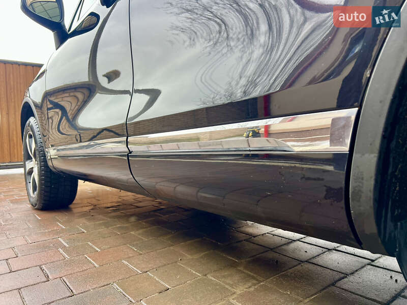 Внедорожник / Кроссовер Volkswagen Touareg 2010 в Черновцах