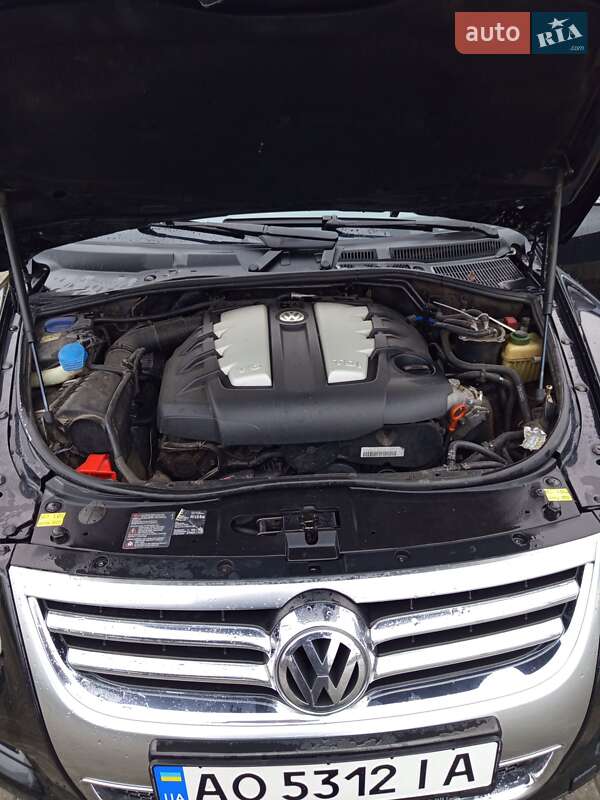 Внедорожник / Кроссовер Volkswagen Touareg 2008 в Тячеве