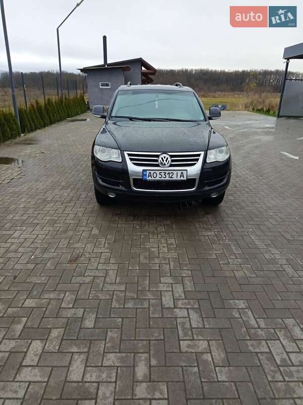 Внедорожник / Кроссовер Volkswagen Touareg 2008 в Тячеве